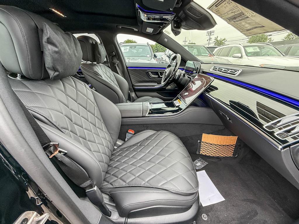 Thumbnail: 2025 Mercedes-Benz S-Class - 10