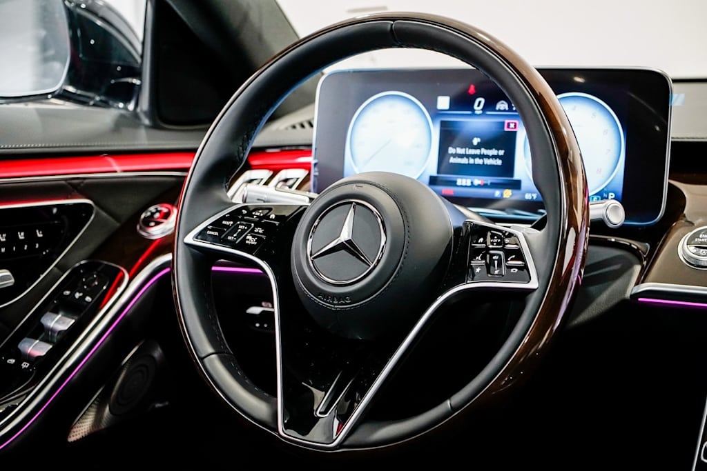 Thumbnail: 2025 Mercedes-Benz S-Class - 12