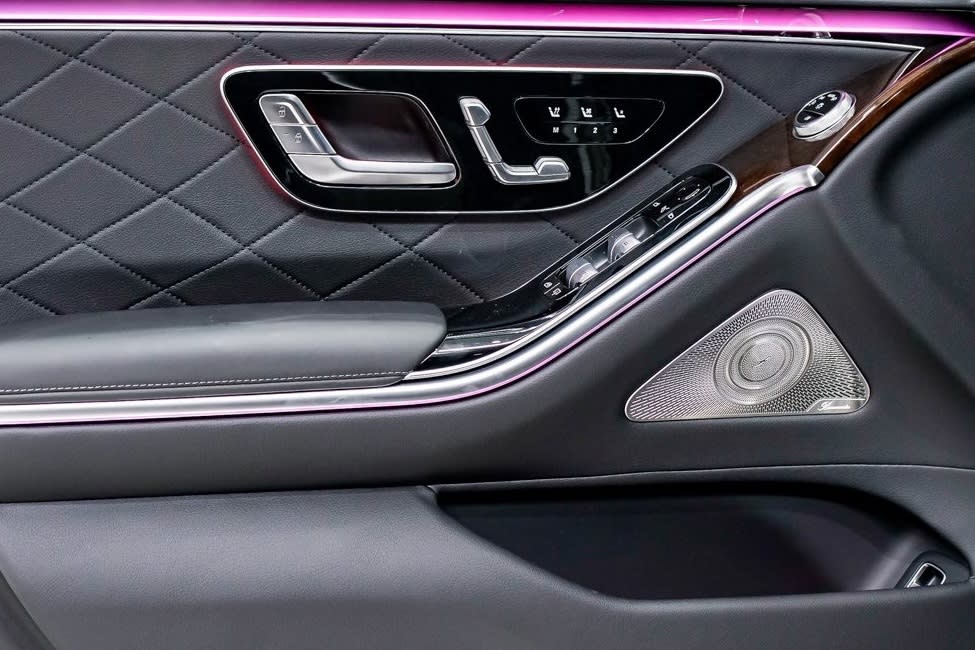 Thumbnail: 2025 Mercedes-Benz S-Class - 22