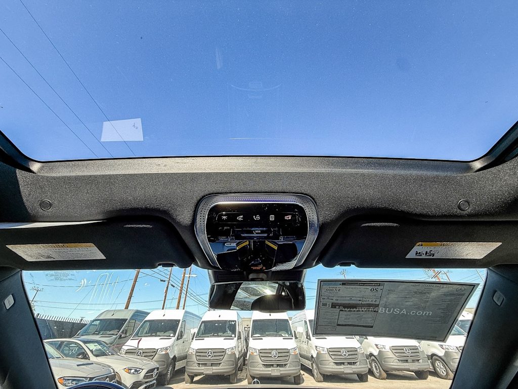 Thumbnail: 2026 Mercedes-Benz S-Class - 6