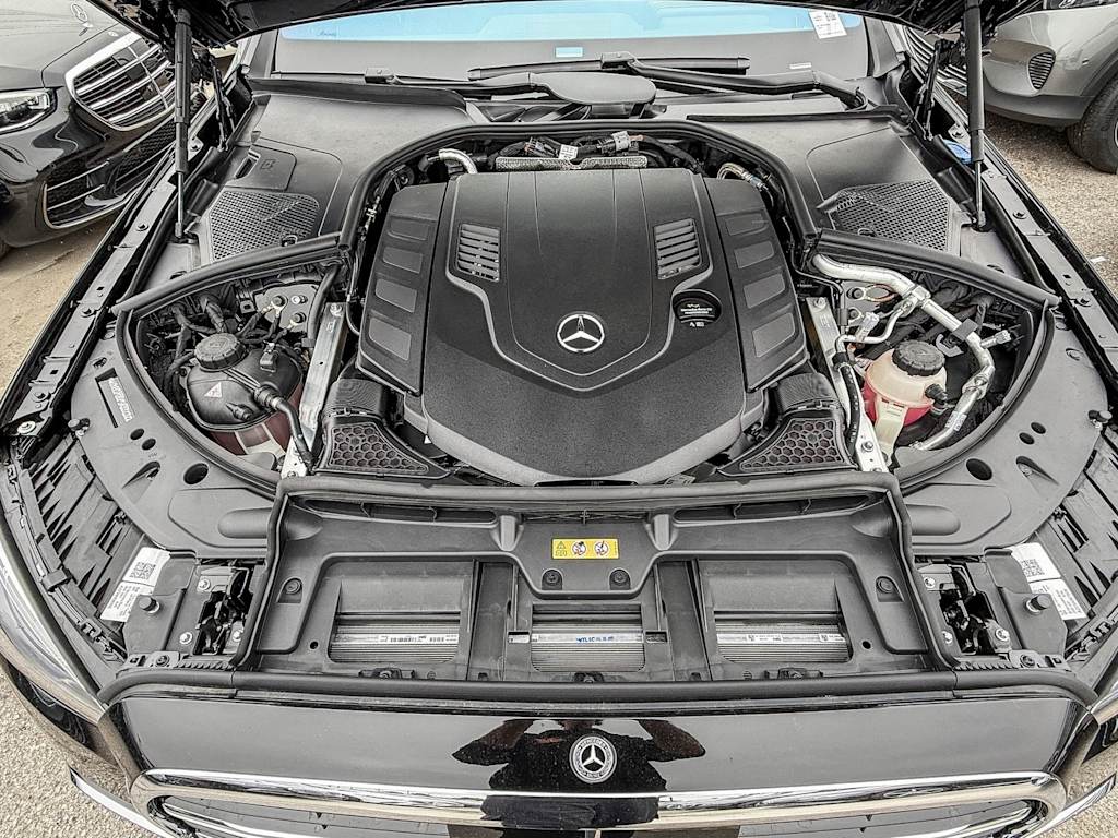 Thumbnail: 2025 Mercedes-Benz S-Class - 7