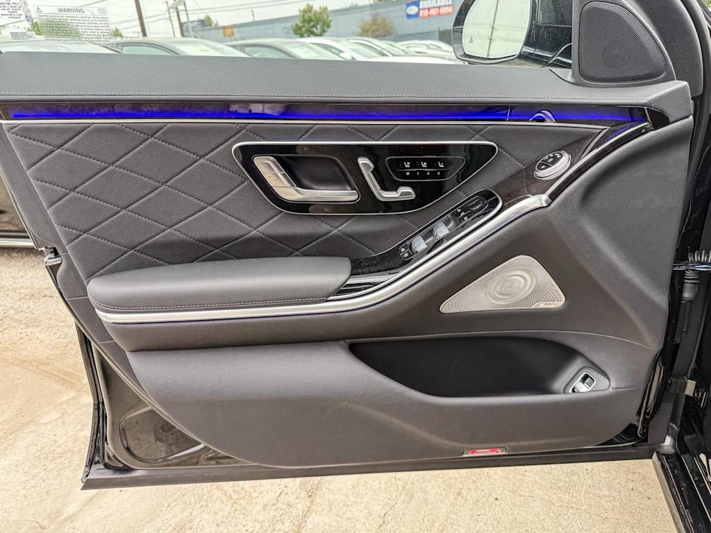 Thumbnail: 2025 Mercedes-Benz S-Class - 23