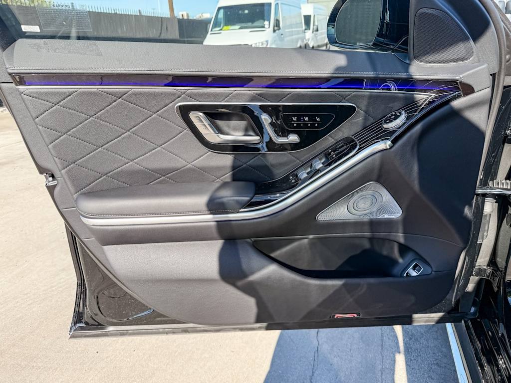 Thumbnail: 2025 Mercedes-Benz S-Class - 25