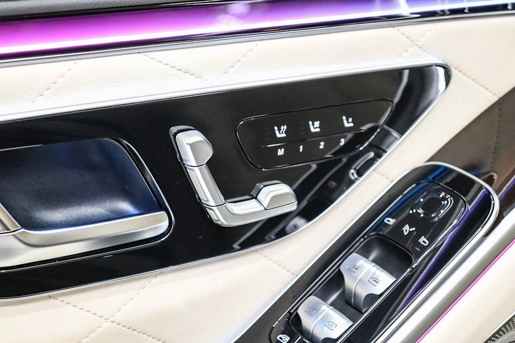Thumbnail: 2025 Mercedes-Benz S-Class - 25