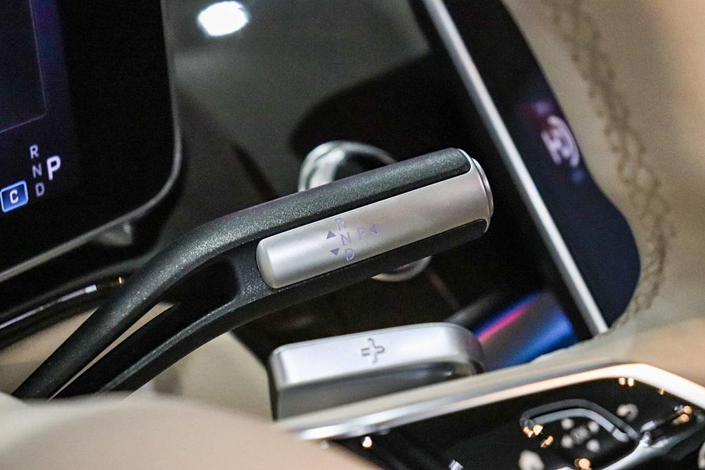 Thumbnail: 2025 Mercedes-Benz S-Class - 24