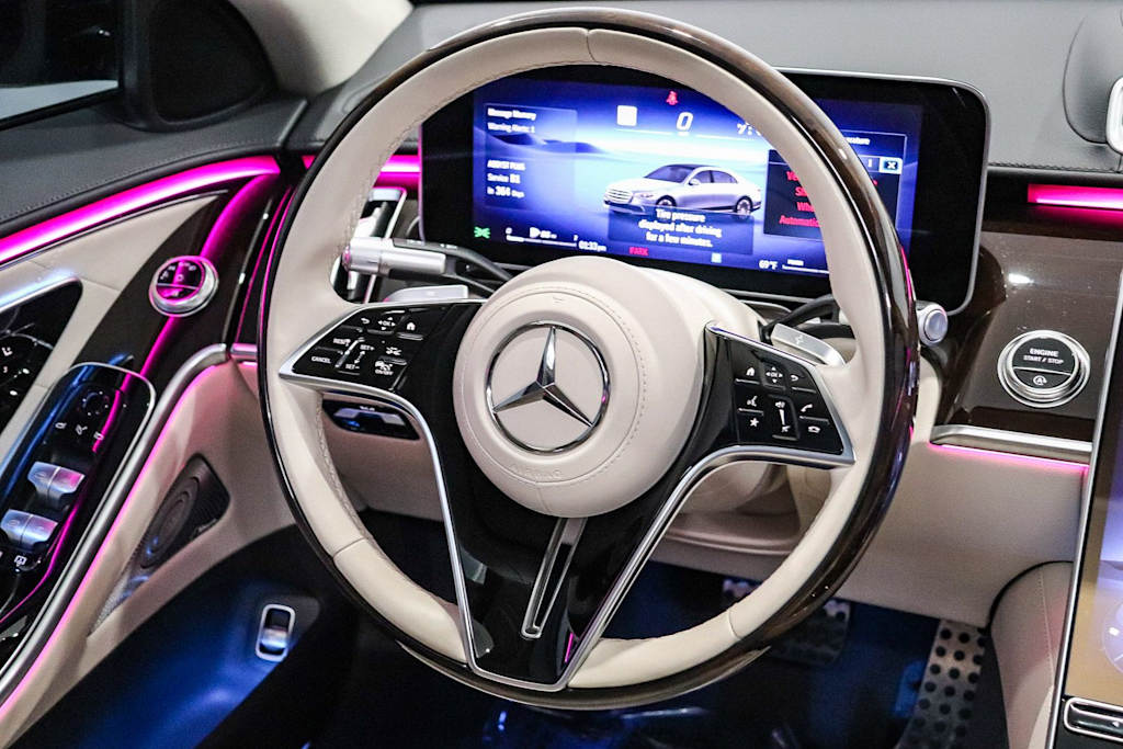 Thumbnail: 2025 Mercedes-Benz S-Class - 7