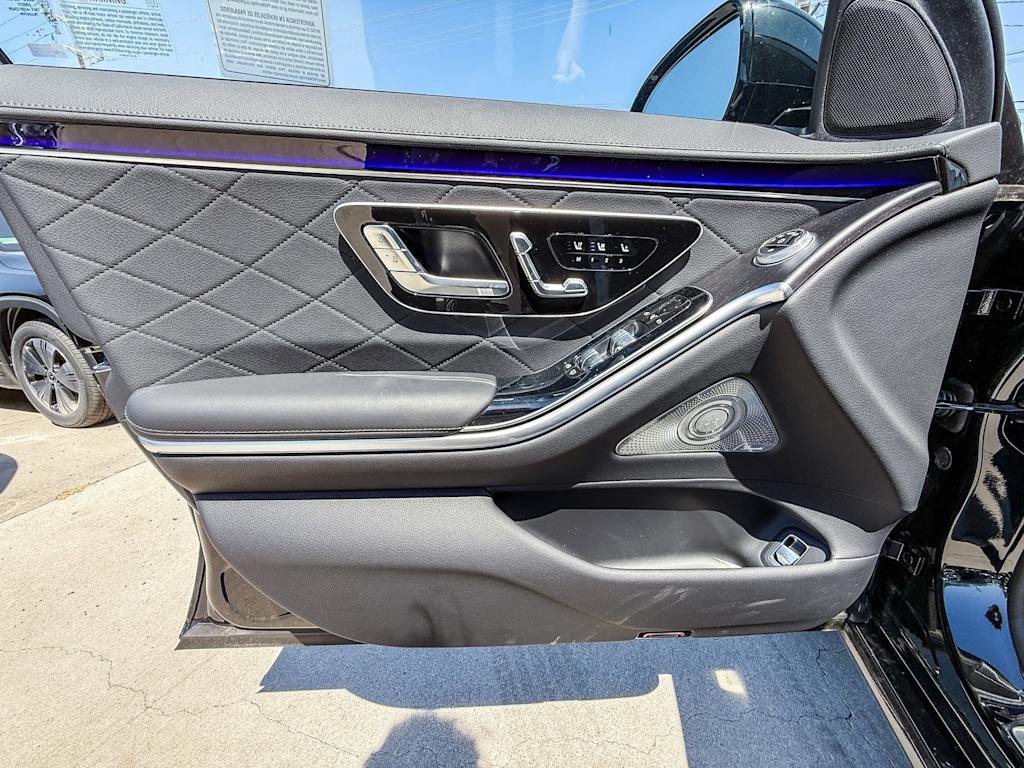 Thumbnail: 2025 Mercedes-Benz S-Class - 24