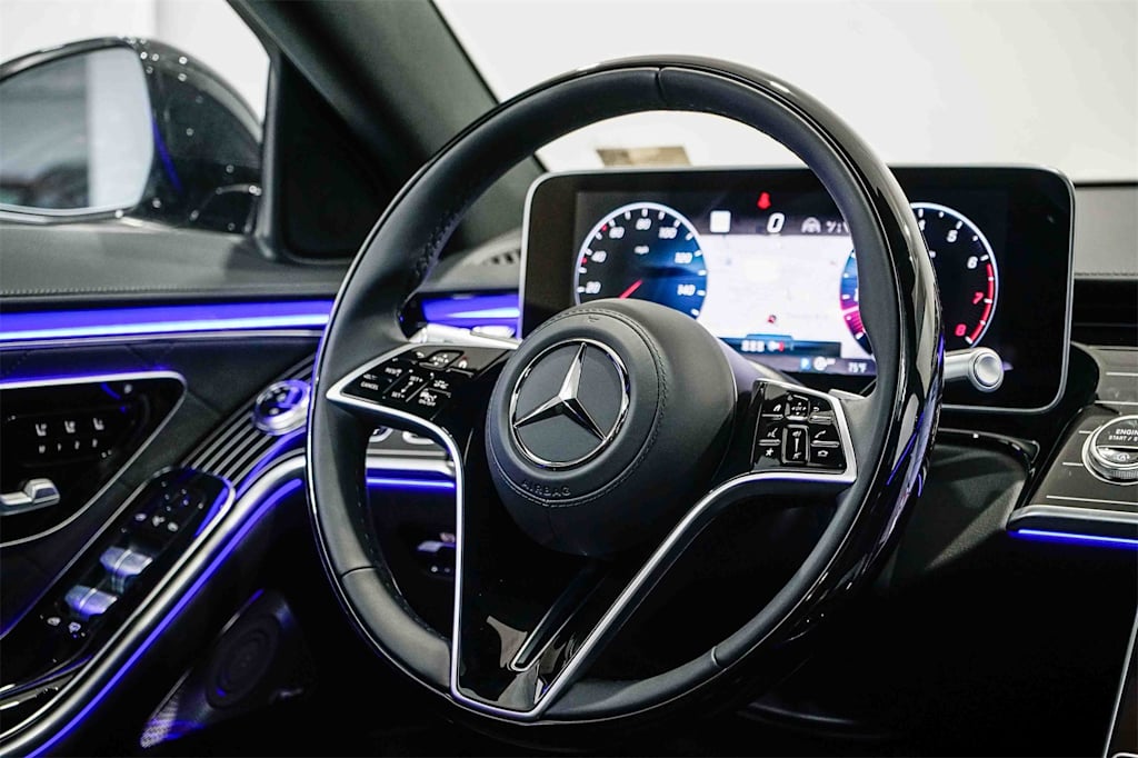 Thumbnail: 2025 Mercedes-Benz S-Class - 12