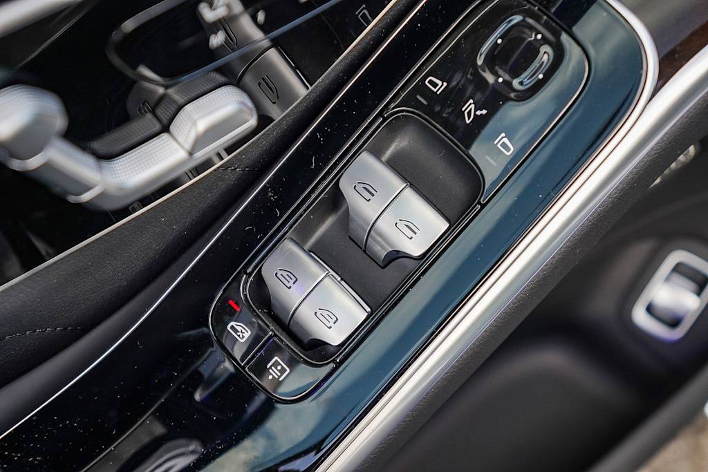 Thumbnail: 2026 Mercedes-Benz S-Class - 26