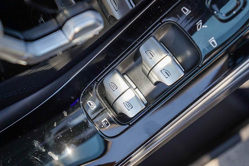Thumbnail: 2026 Mercedes-Benz S-Class - 23