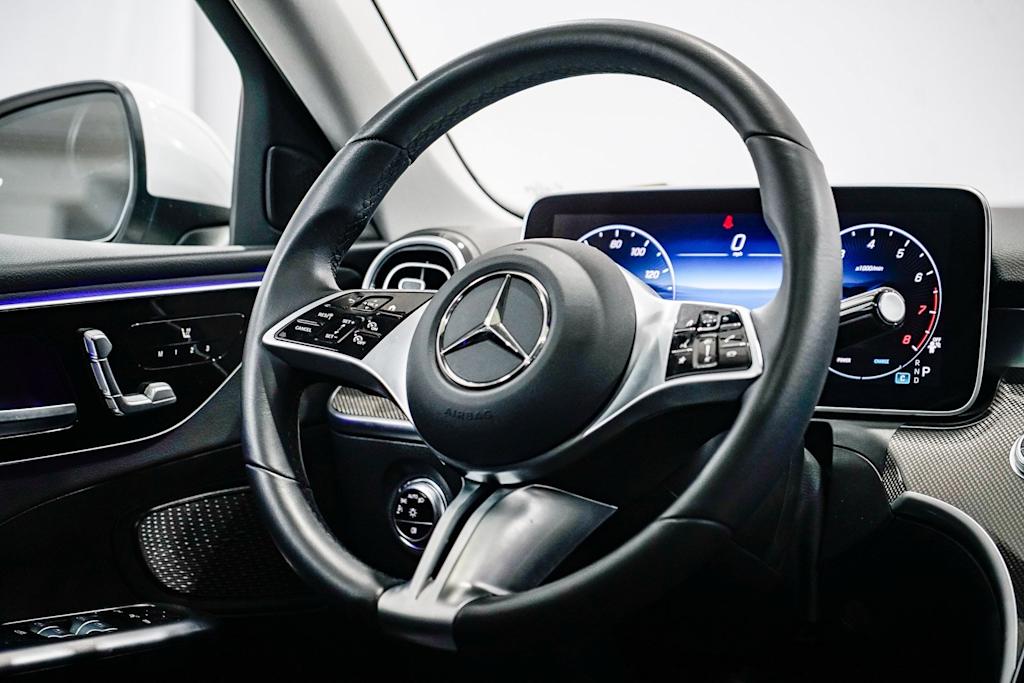 Thumbnail: 2025 Mercedes-Benz C-Class - 12