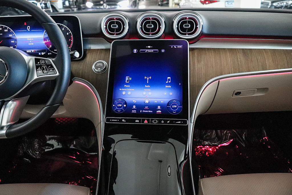Thumbnail: 2023 Mercedes-Benz C-Class - 8