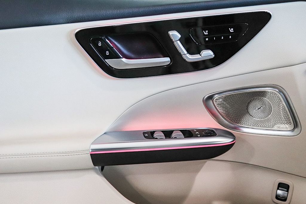 Thumbnail: 2023 Mercedes-Benz C-Class - 26