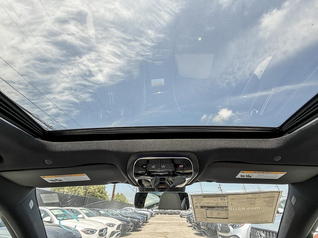 Thumbnail: 2025 Mercedes-Benz C-Class - 20