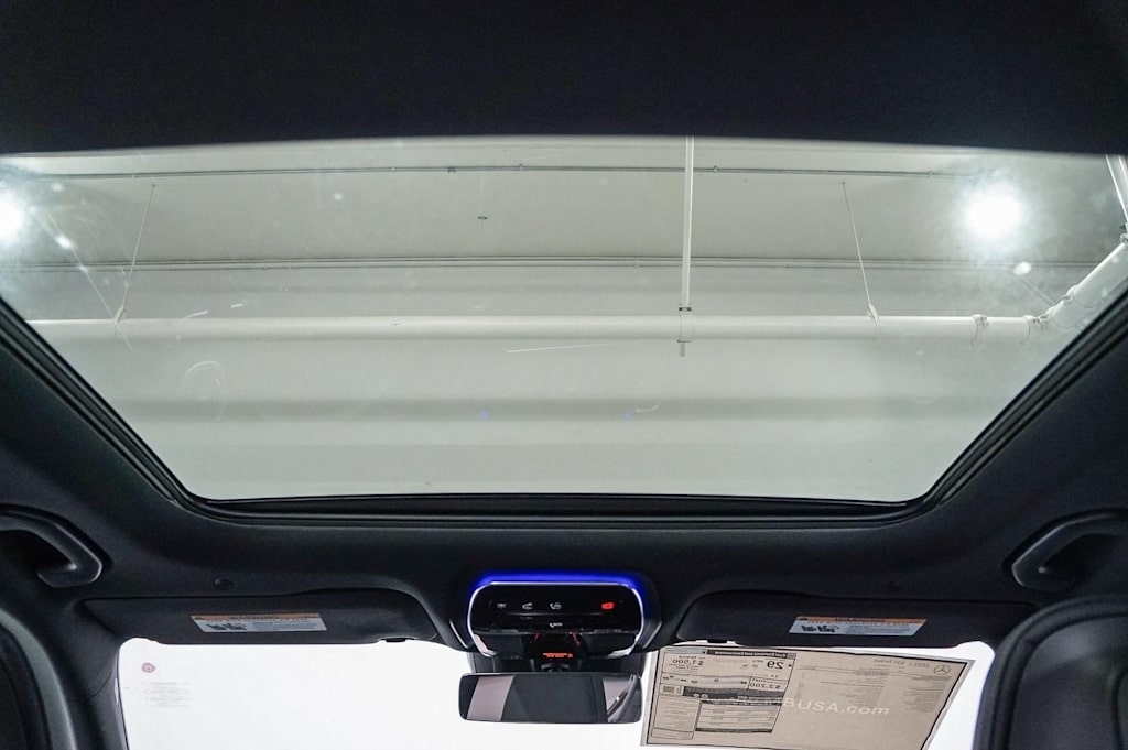 Thumbnail: 2025 Mercedes-Benz C-Class - 21