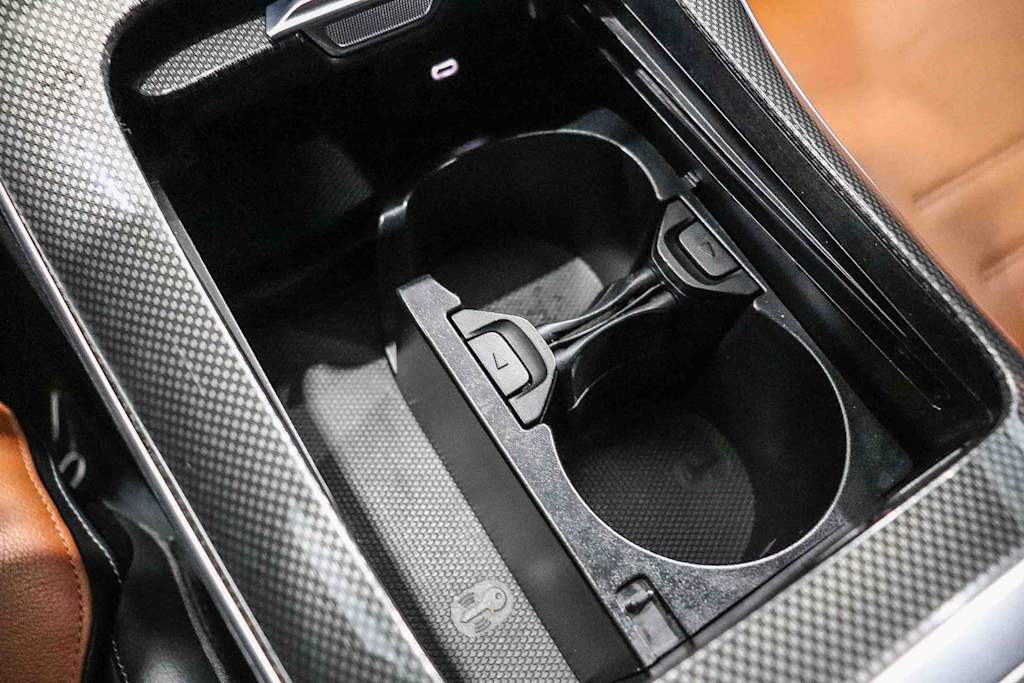 Thumbnail: 2023 Mercedes-Benz C-Class - 13