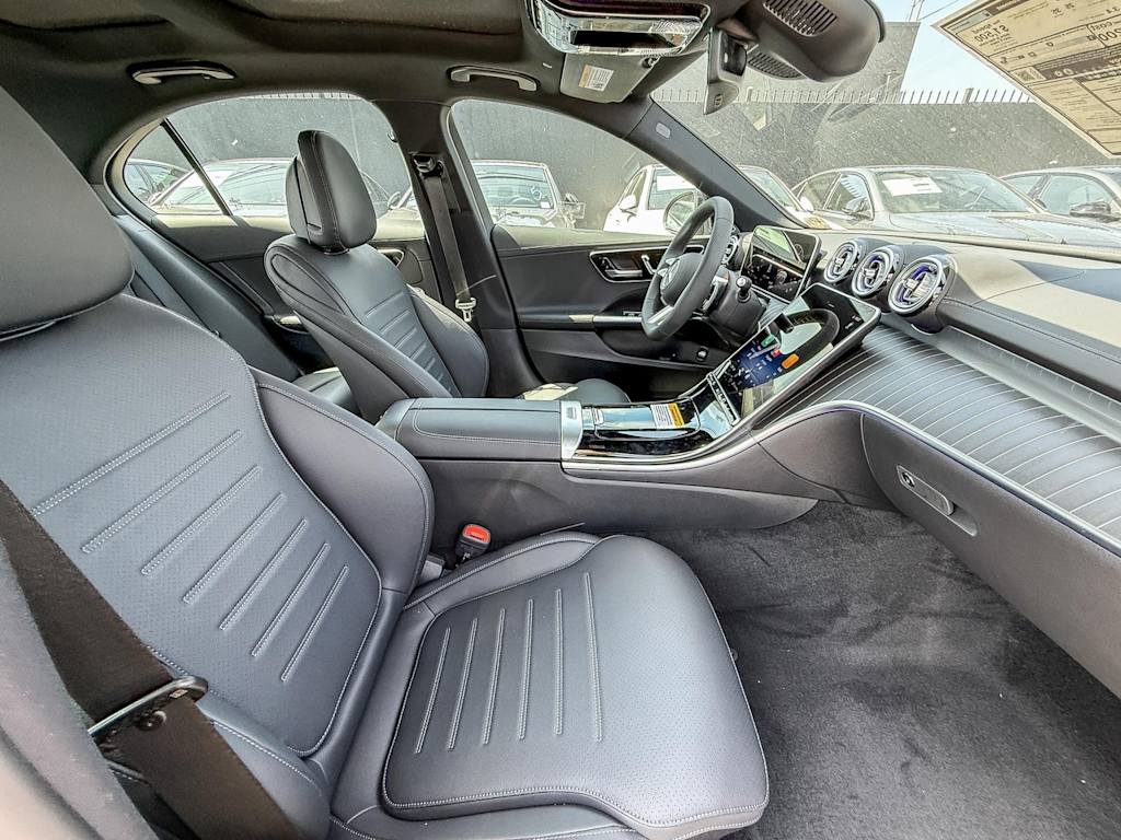 Thumbnail: 2025 Mercedes-Benz C-Class - 8