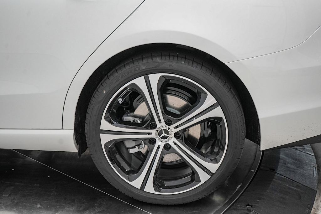 Thumbnail: 2025 Mercedes-Benz C-Class - 22