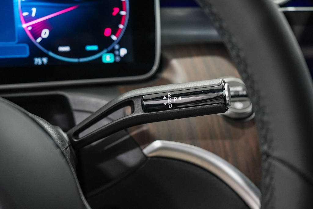 Thumbnail: 2025 Mercedes-Benz C-Class - 6