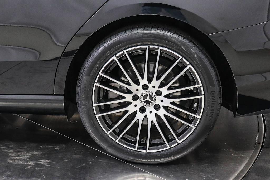Thumbnail: 2023 Mercedes-Benz C-Class - 22
