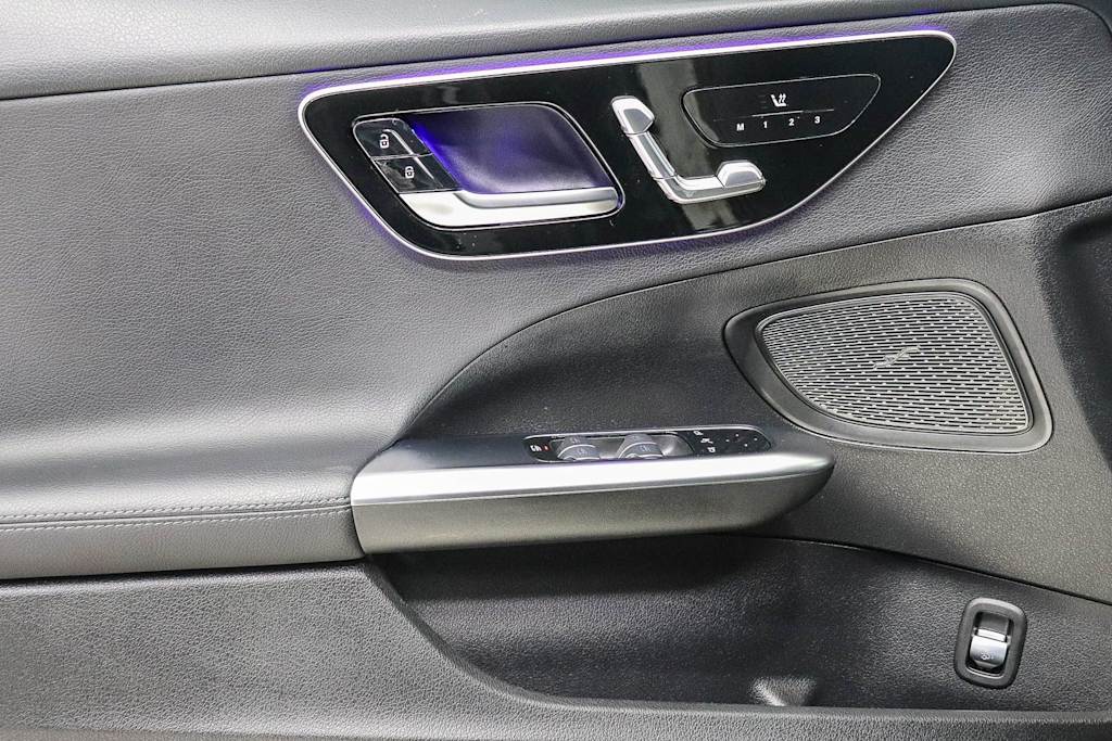 Thumbnail: 2023 Mercedes-Benz C-Class - 27