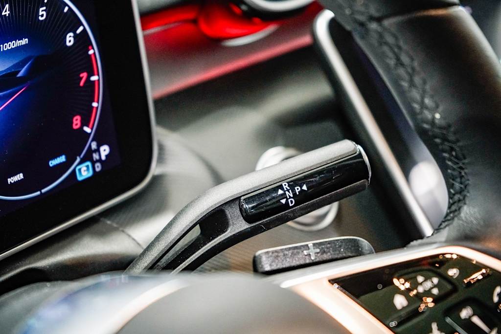 Thumbnail: 2025 Mercedes-Benz C-Class - 25