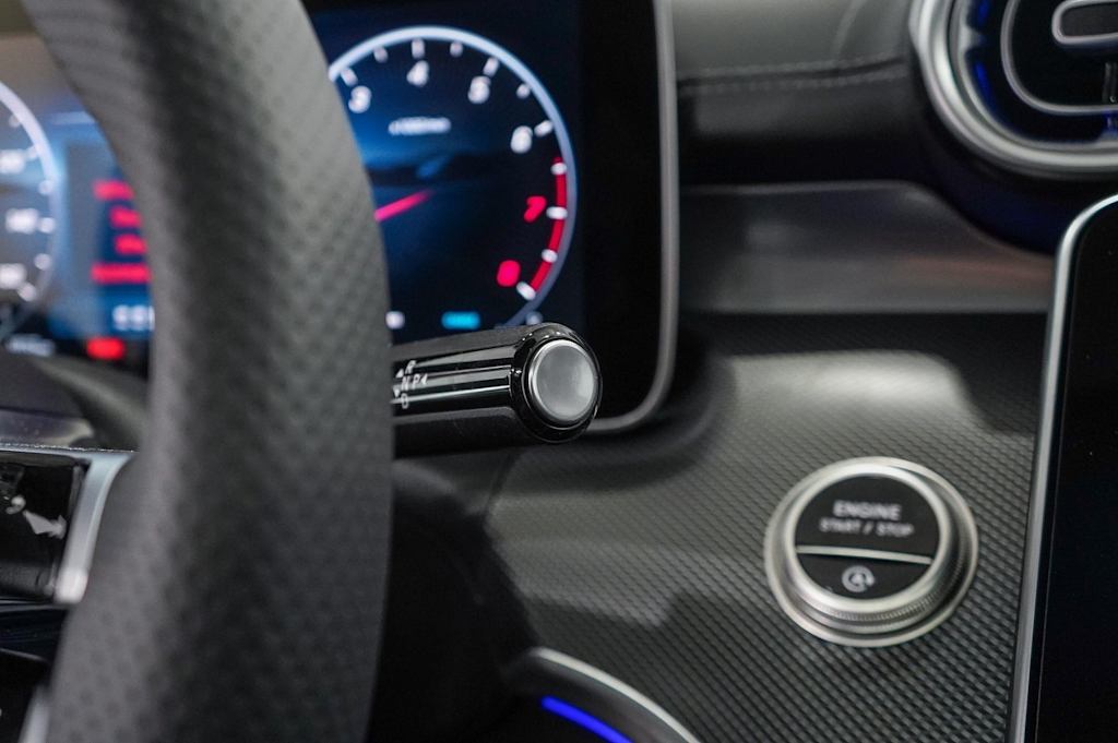 Thumbnail: 2025 Mercedes-Benz C-Class - 24