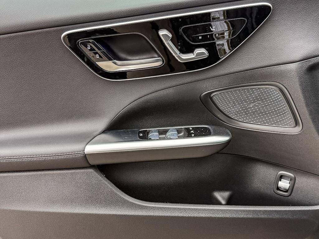 Thumbnail: 2025 Mercedes-Benz C-Class - 21
