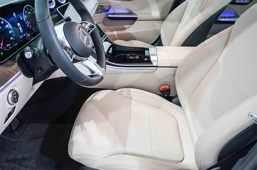 Thumbnail: 2025 Mercedes-Benz C-Class - 10