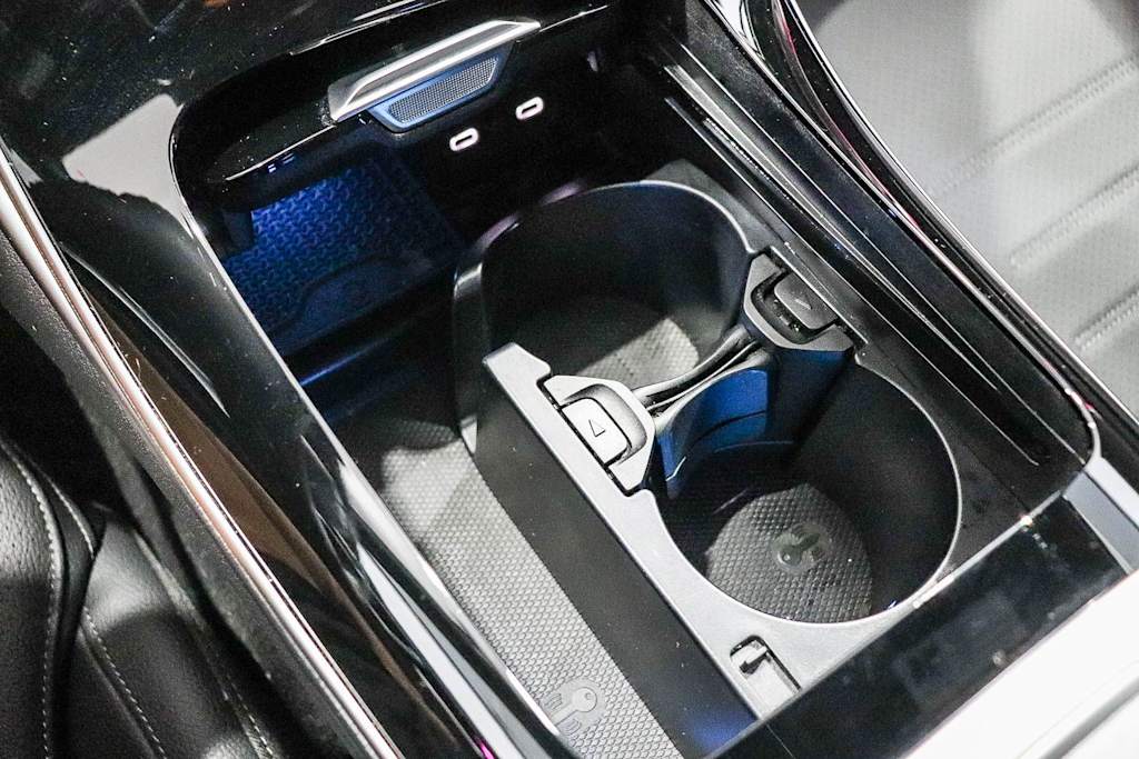 Thumbnail: 2026 Mercedes-Benz C-Class - 26