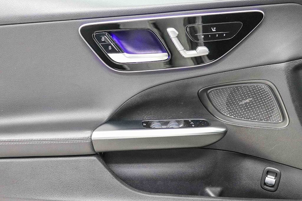 Thumbnail: 2023 Mercedes-Benz C-Class - 25