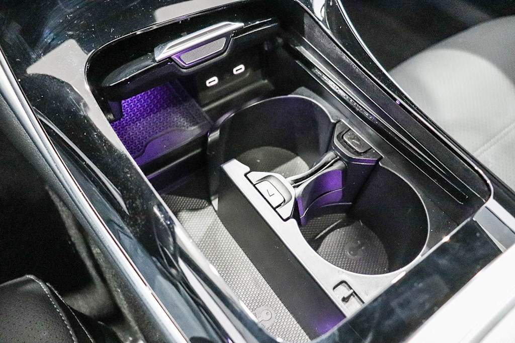 Thumbnail: 2026 Mercedes-Benz C-Class - 13