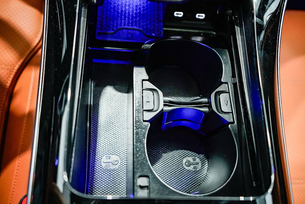 Thumbnail: 2025 Mercedes-Benz C-Class - 24