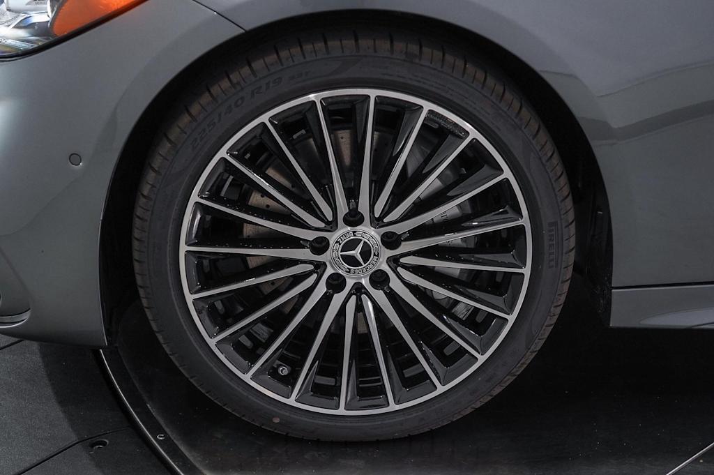 Thumbnail: 2025 Mercedes-Benz C-Class - 6