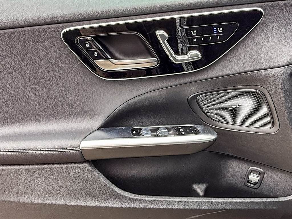 Thumbnail: 2025 Mercedes-Benz C-Class - 22