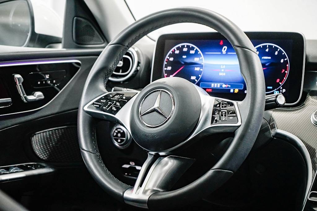 Thumbnail: 2025 Mercedes-Benz C-Class - 13