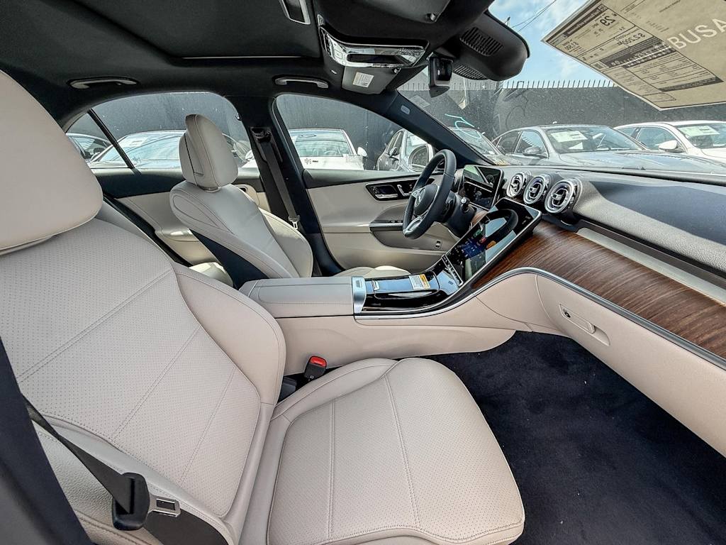 Thumbnail: 2025 Mercedes-Benz C-Class - 8
