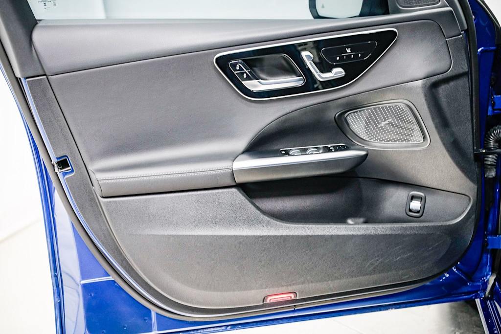 Thumbnail: 2023 Mercedes-Benz C-Class - 22