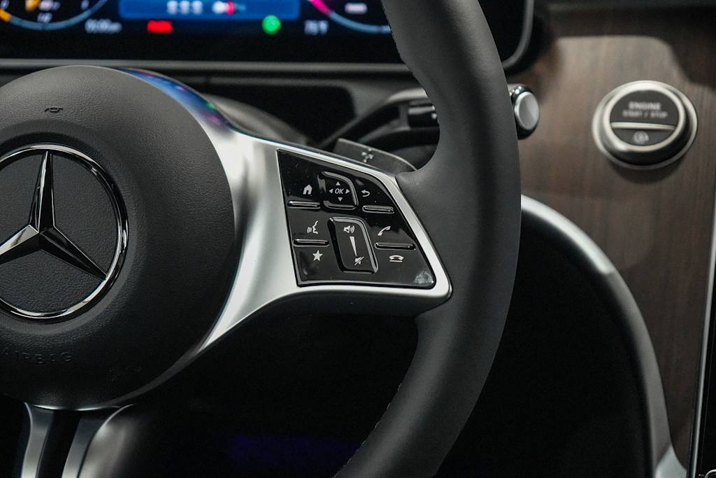 Thumbnail: 2025 Mercedes-Benz C-Class - 25