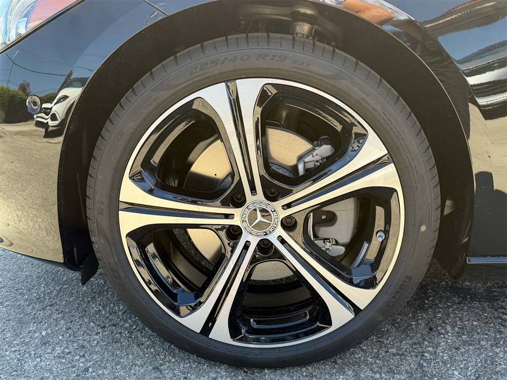 Thumbnail: 2025 Mercedes-Benz C-Class - 17