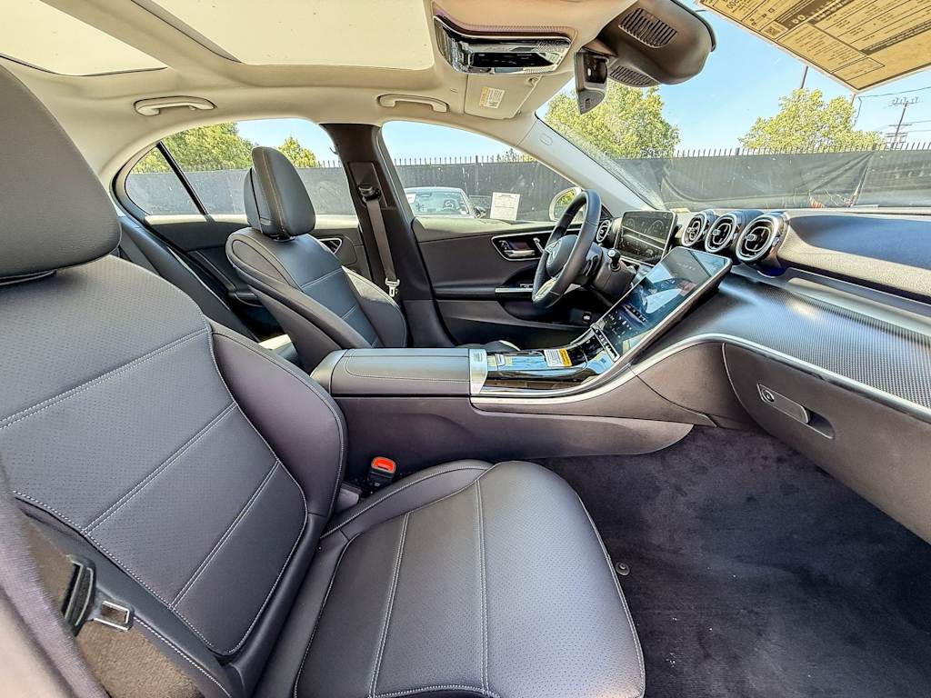 Thumbnail: 2025 Mercedes-Benz C-Class - 9