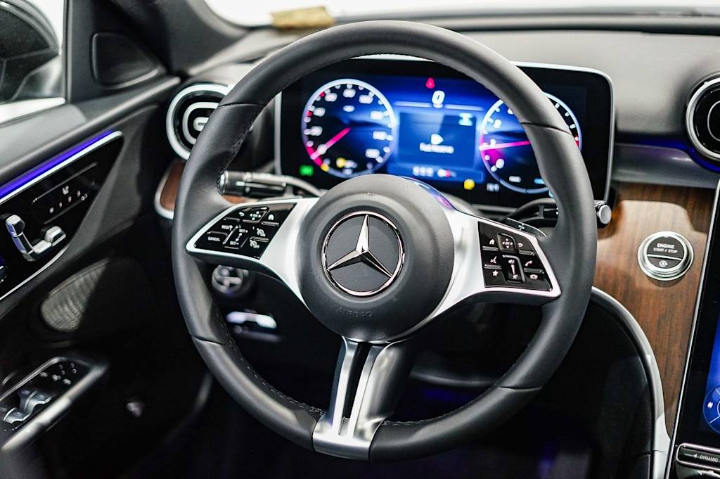 Thumbnail: 2025 Mercedes-Benz C-Class - 8