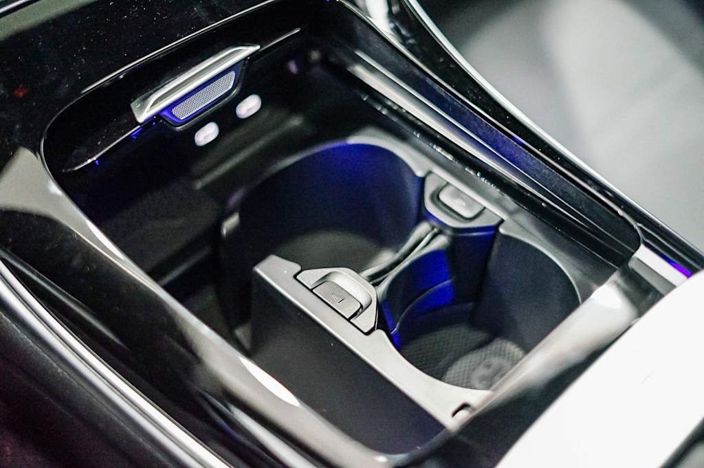 Thumbnail: 2025 Mercedes-Benz C-Class - 24