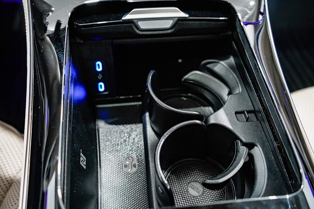 2023 Mercedes-Benz EQS 450+ 23