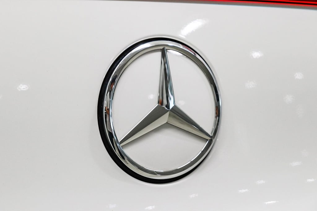 Thumbnail: 2023 Mercedes-Benz EQS - 21