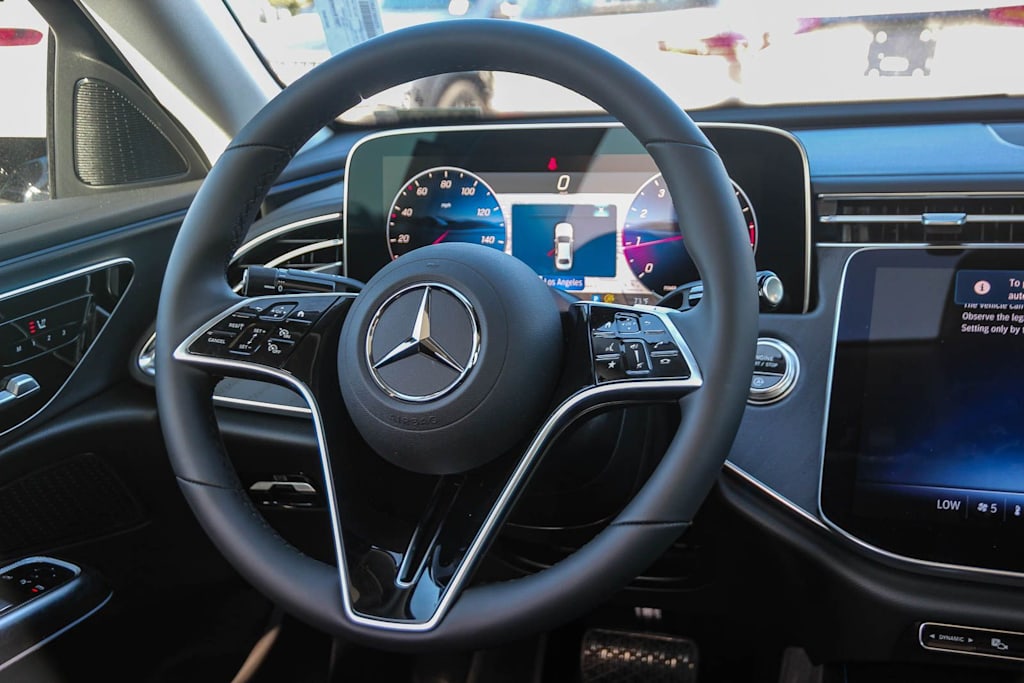 Thumbnail: 2026 Mercedes-Benz E-Class - 9