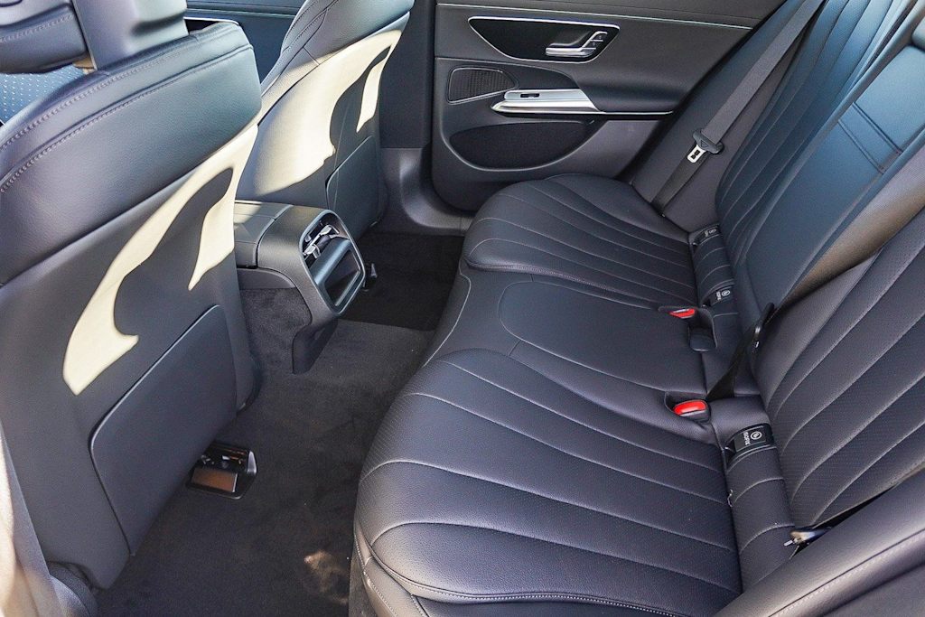 Thumbnail: 2026 Mercedes-Benz E-Class - 12