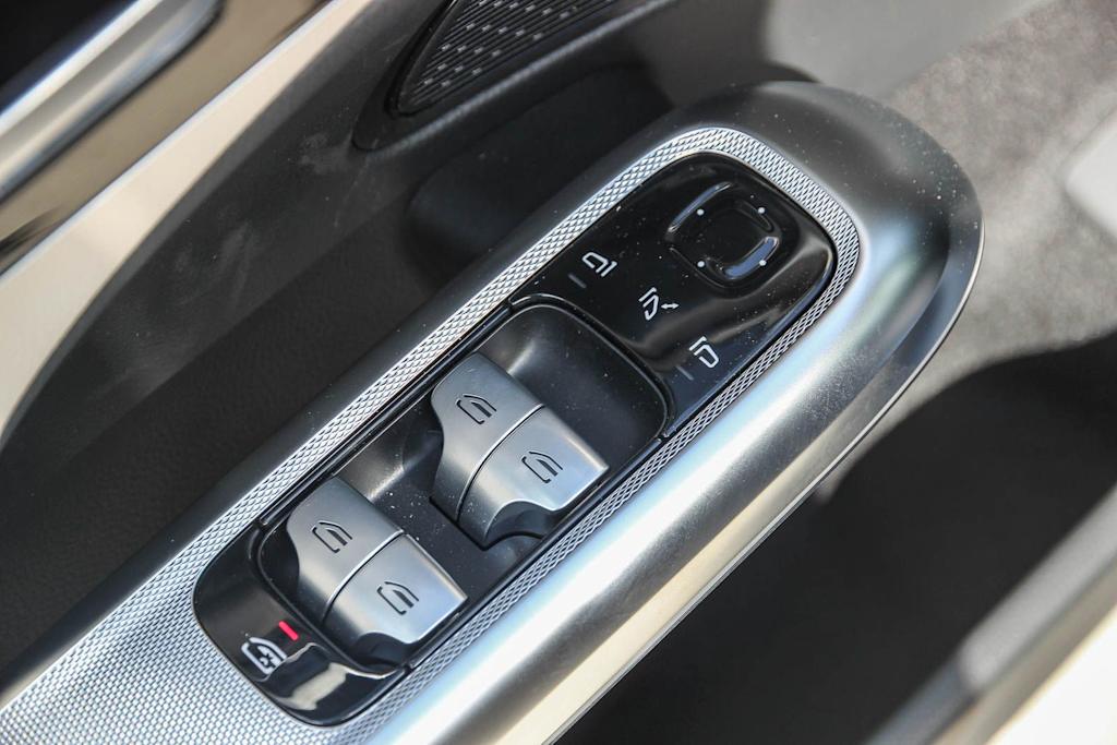 Thumbnail: 2026 Mercedes-Benz E-Class - 25