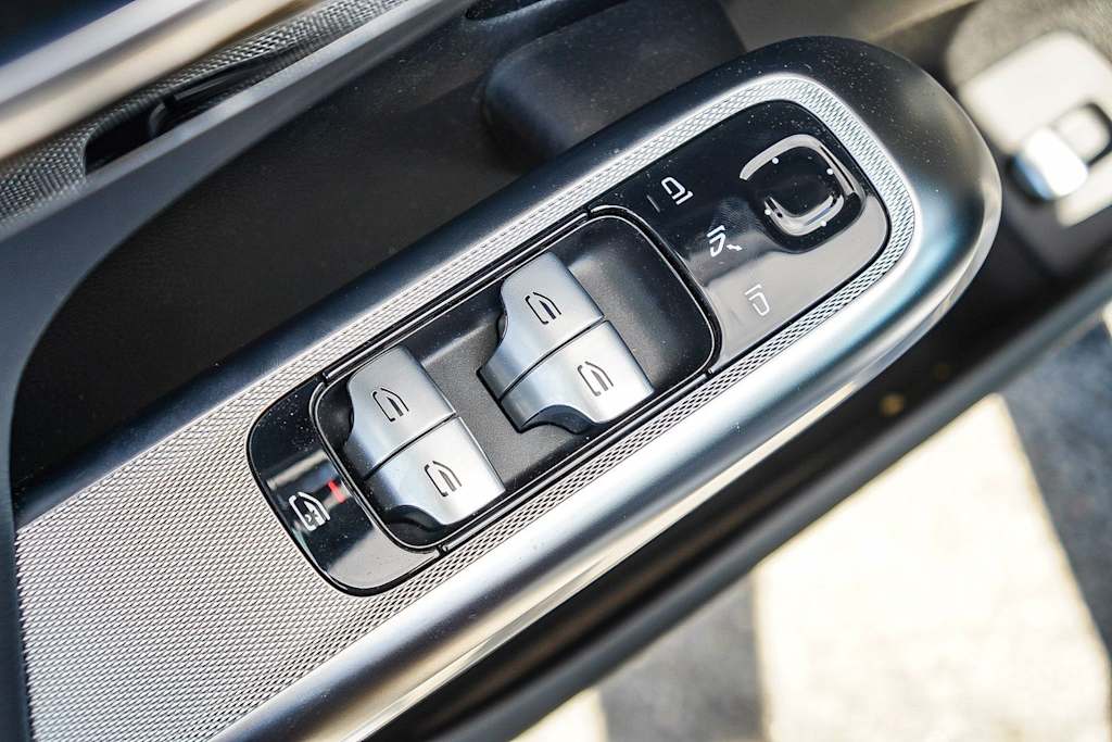 Thumbnail: 2026 Mercedes-Benz E-Class - 23