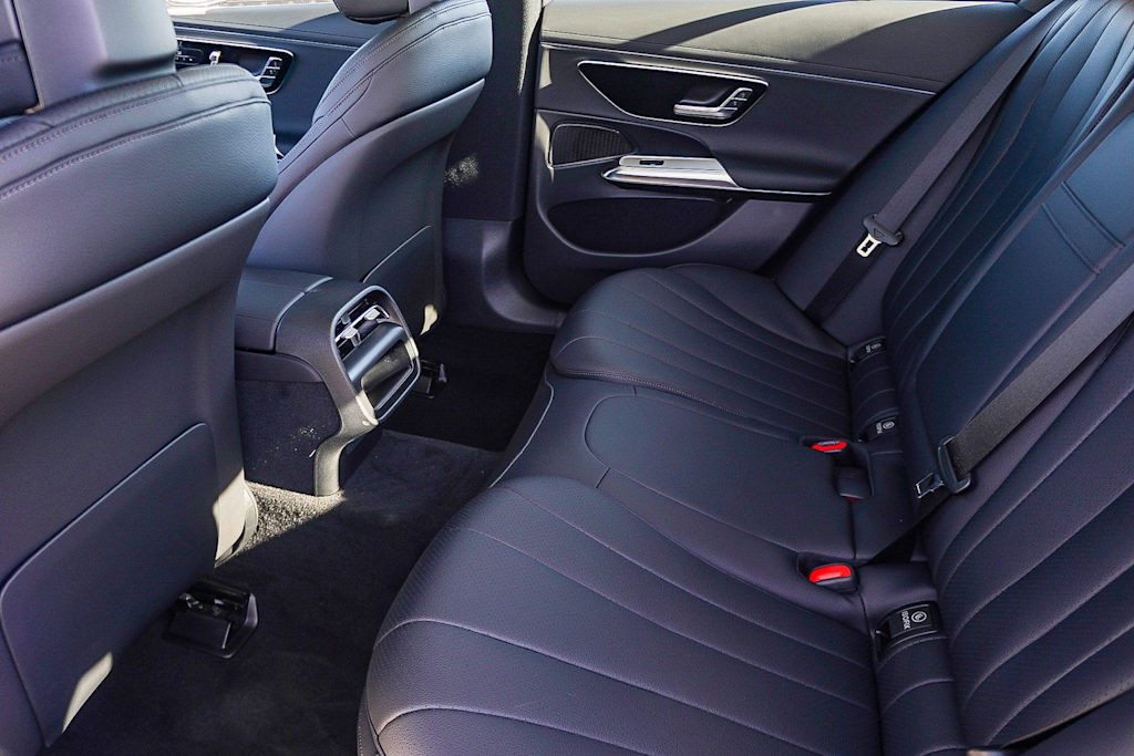 Thumbnail: 2026 Mercedes-Benz E-Class - 12